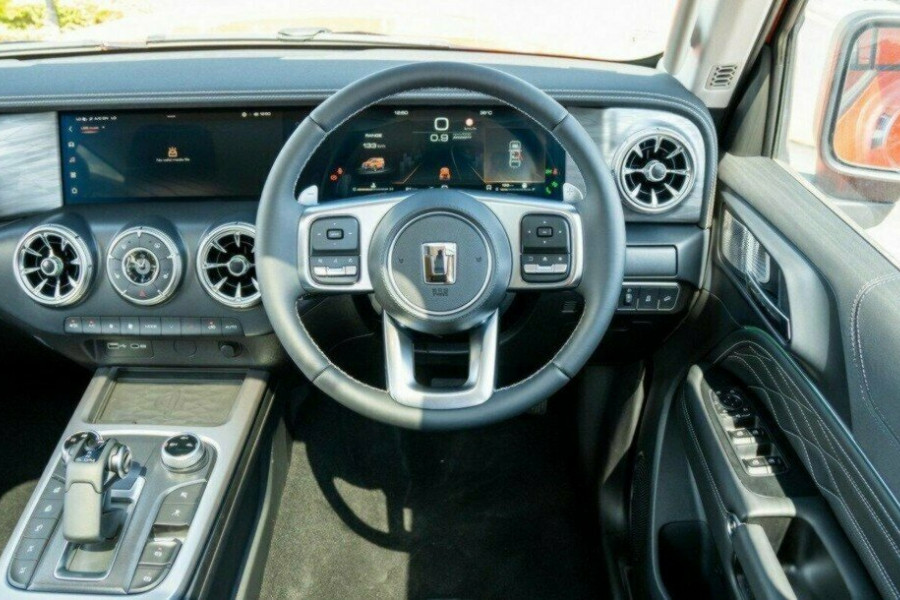 2025 GWM Tank 300 P01 Ultra SUV Image 6