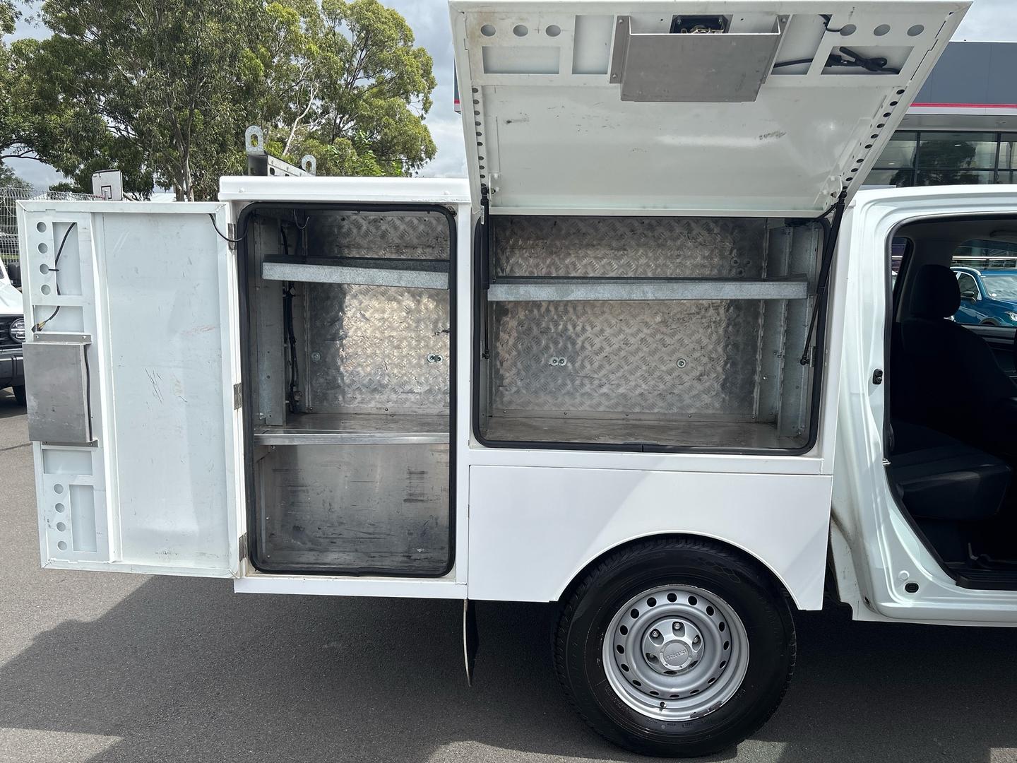 2018 Isuzu D-MAX  SX High Ride Ute Image 3