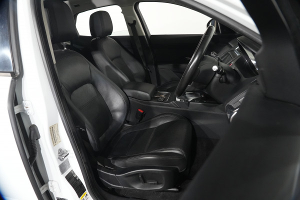 2019 Jaguar E-PACE P200 S SUV Image 26