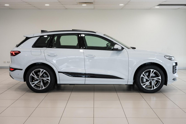 2026 Audi Q6 e-tron SUV image 3