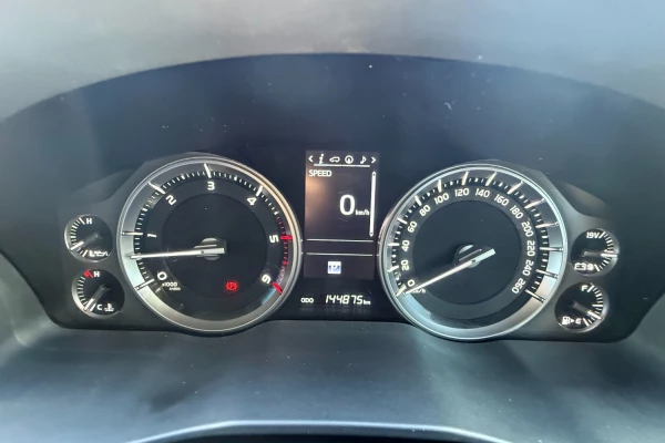 2019 Toyota LandCruiser VDJ200R VX SUV Image 15