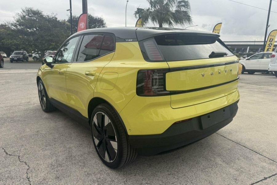 2023 MY24 Volvo EX30  Single Motor Extended Range Ultra SUV Image 12