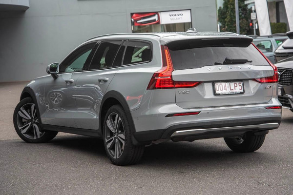2023 MY24 Volvo V60 Cross Country Z Series Ultimate B5 Bright Wagon Image 2