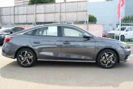 2024 MG MG5 AP32 Essence Sedan