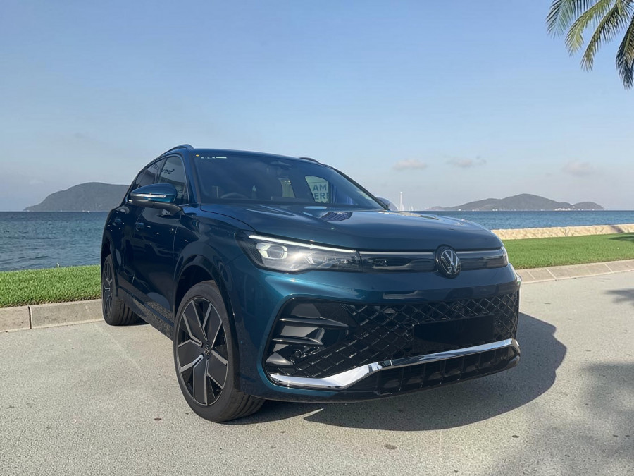 2026 MY25 Volkswagen Tiguan CT 195TSI R-Line SUV Image 1