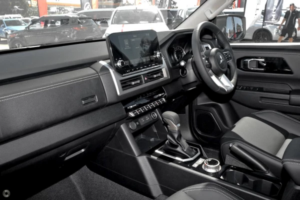 2025 Mitsubishi Triton MV GLS Ute Image 5