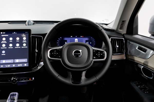 2026 Volvo XC90 L Series Ultra B5 Bright SUV Image 17