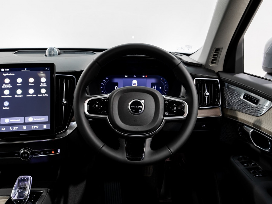 2026 Volvo XC90 L Series Ultra B5 Bright SUV Image 17