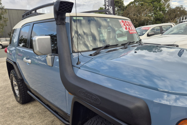 2015 MY14 Toyota FJ Cruiser GSJ15R SUV Image 9