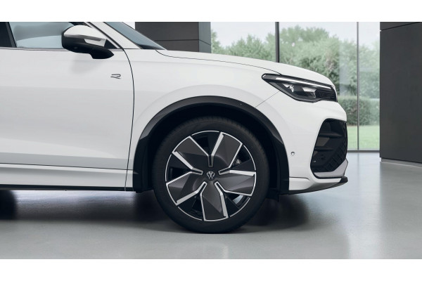2026 Volkswagen Tiguan CT 195TSI R-Line SUV Image 6
