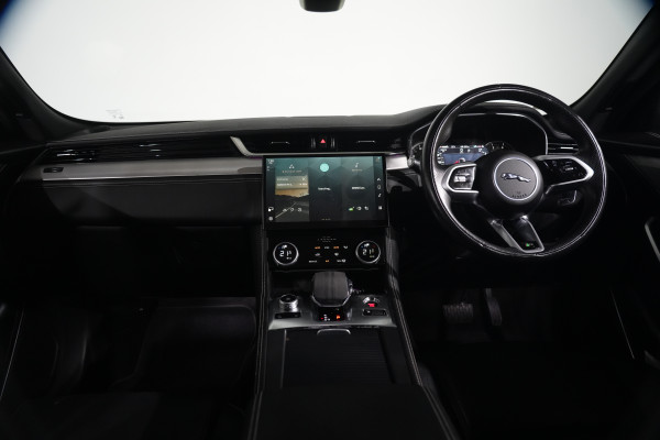 2021 Jaguar F-PACE R-Dynamic SE SUV image 13