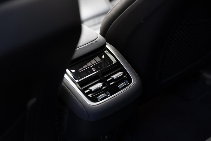 2025 MY26 Volvo XC90 L Series Ultra B5 Dark SUV Image 22