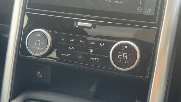 2025 Land Rover Discovery Series 5 D350 S SUV image 17