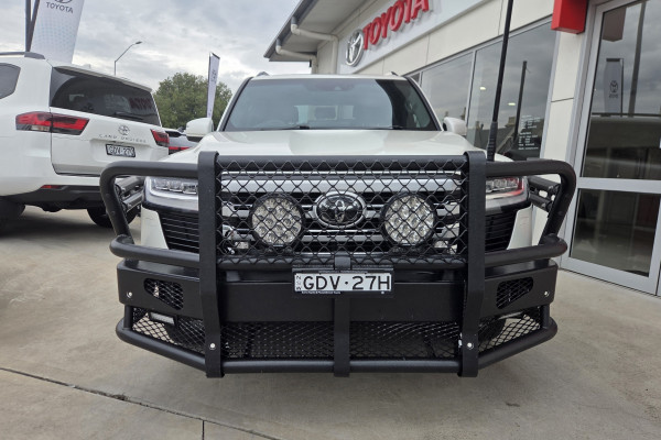 2024 Toyota LandCruiser FJA300R VX SUV Image 2