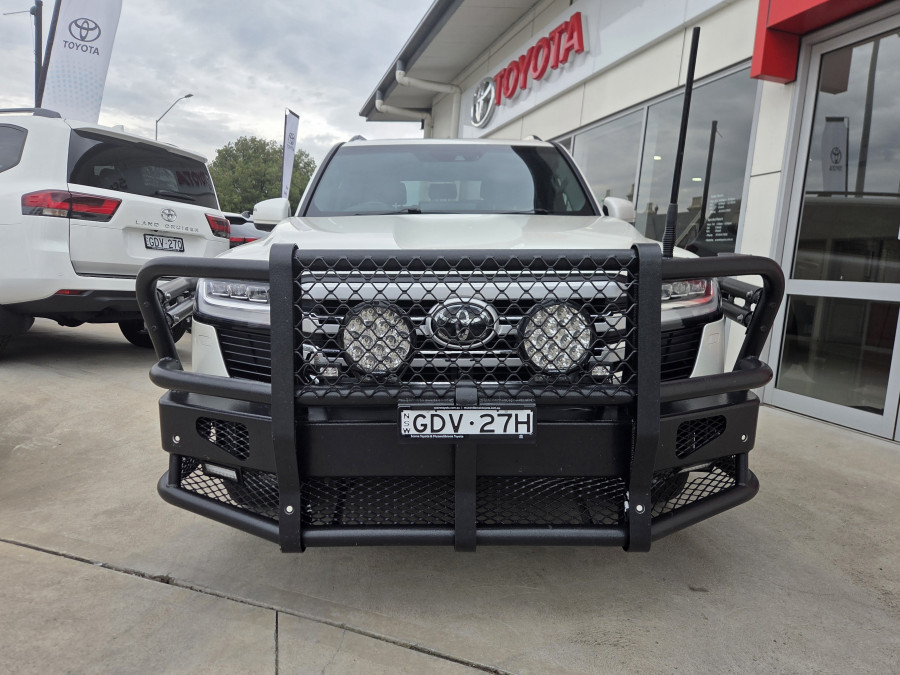 2024 Toyota LandCruiser FJA300R VX SUV Image 2
