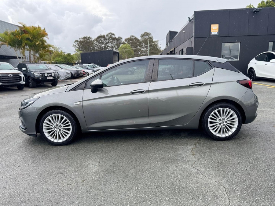 2017 Holden Astra BK R Hatch Image 11