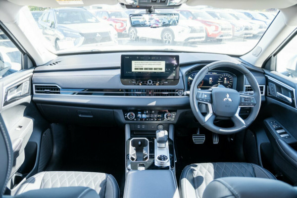 2025 Mitsubishi Outlander ZM Exceed SUV Image 18