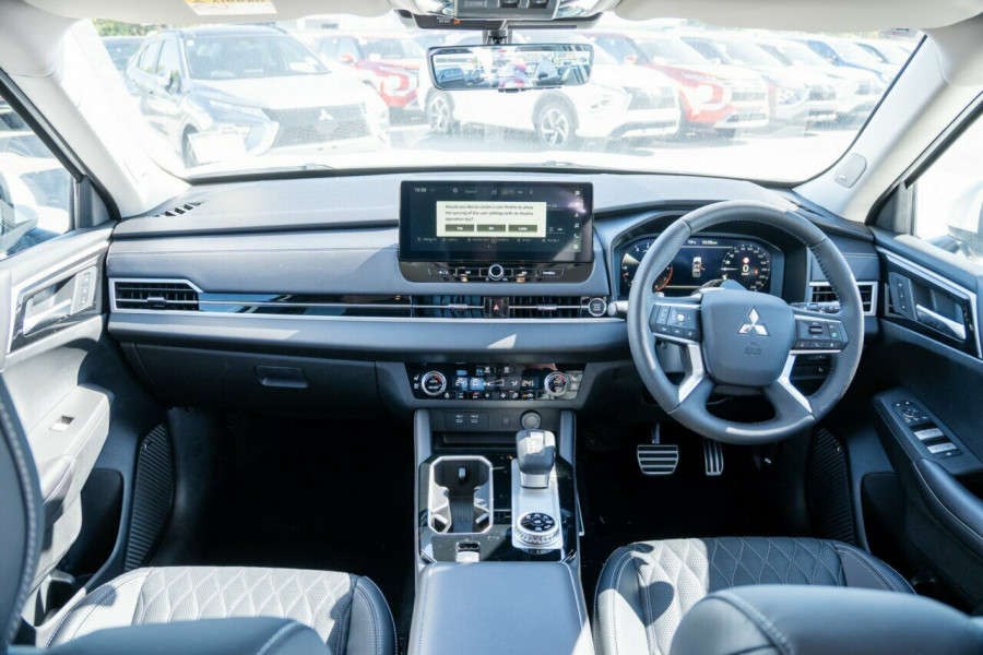 2025 Mitsubishi Outlander ZM Exceed SUV Image 18