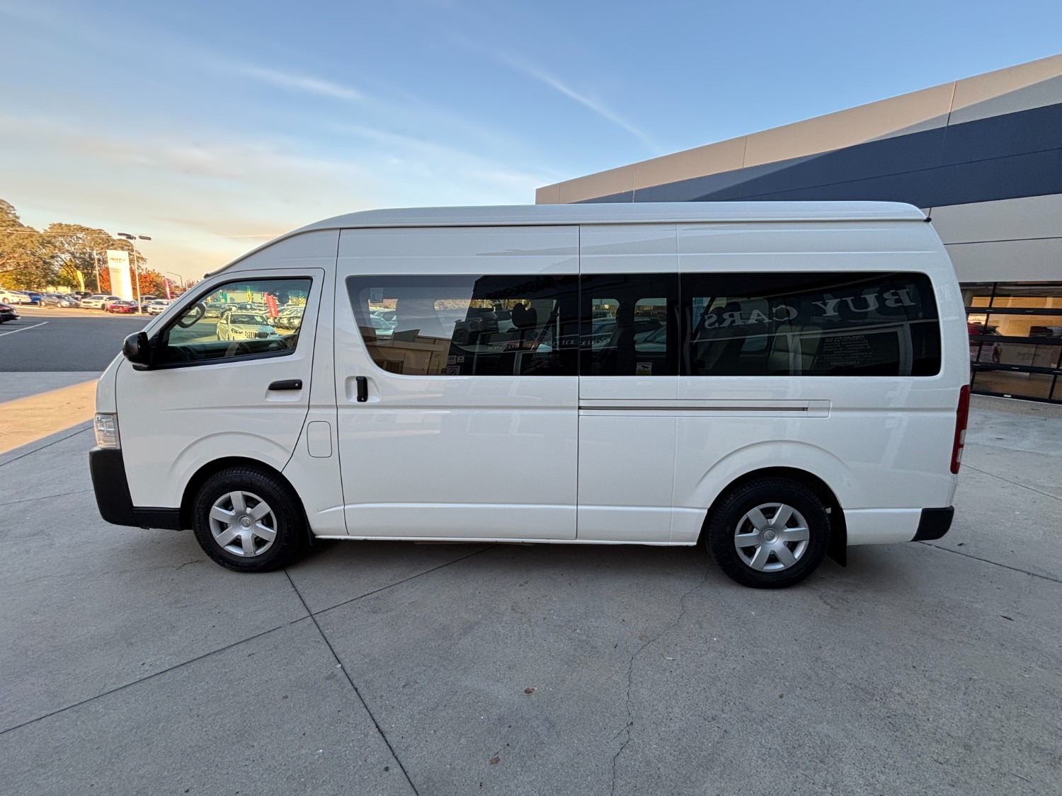 2015 Toyota HiAce TRH223R Commuter Bus
