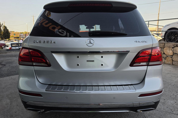 2016 Mercedes-Benz GLE-Class W166 GLE250 d SUV Image 9