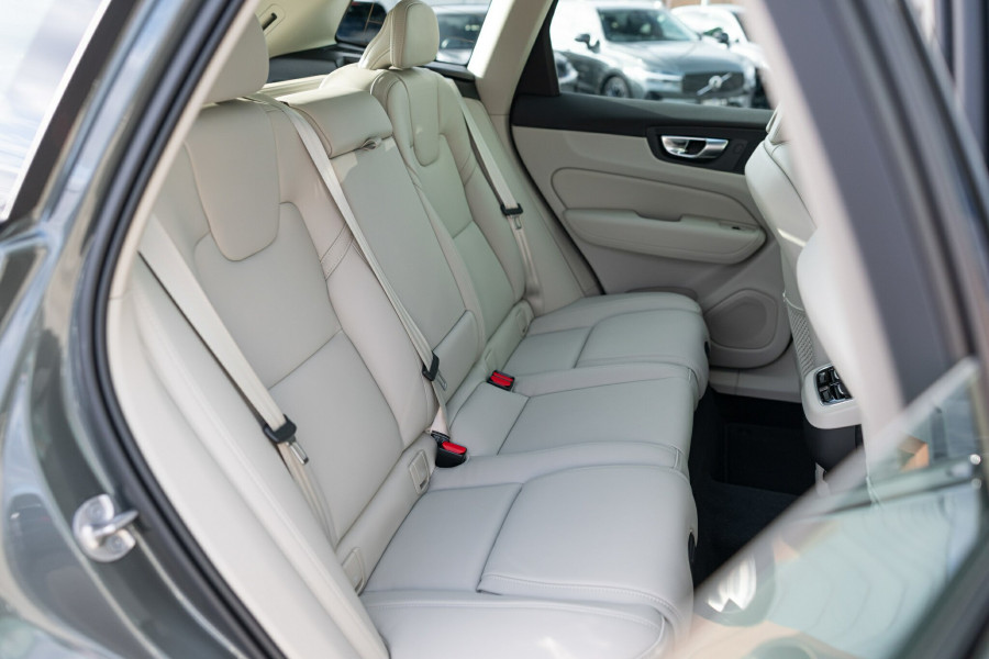 2026 Volvo XC60 UZ Ultra B5 Dark SUV Image 18