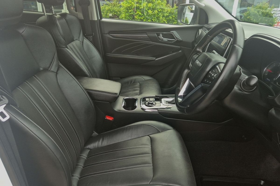 2023 Isuzu MU-X RJ LS-T SUV Image 9