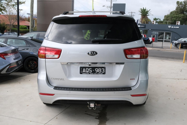 2017 MY18 Kia Carnival YP SLi Van Image 4