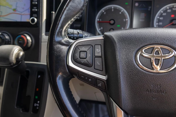 2022 Toyota HiAce GDH300R  Van Image 17