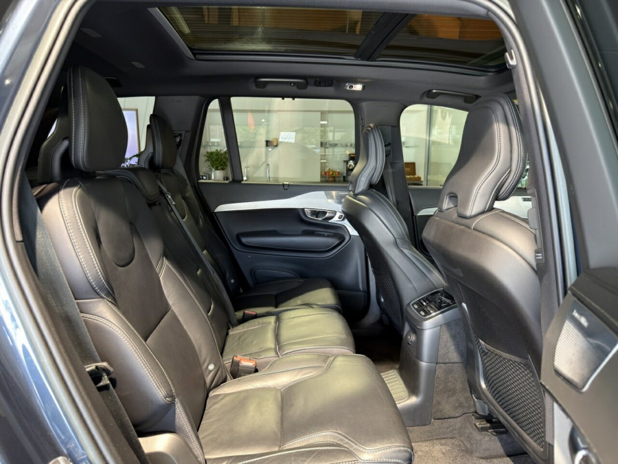 2022 Volvo XC90 L Series Recharge Plug-In Hybrid SUV Image 7