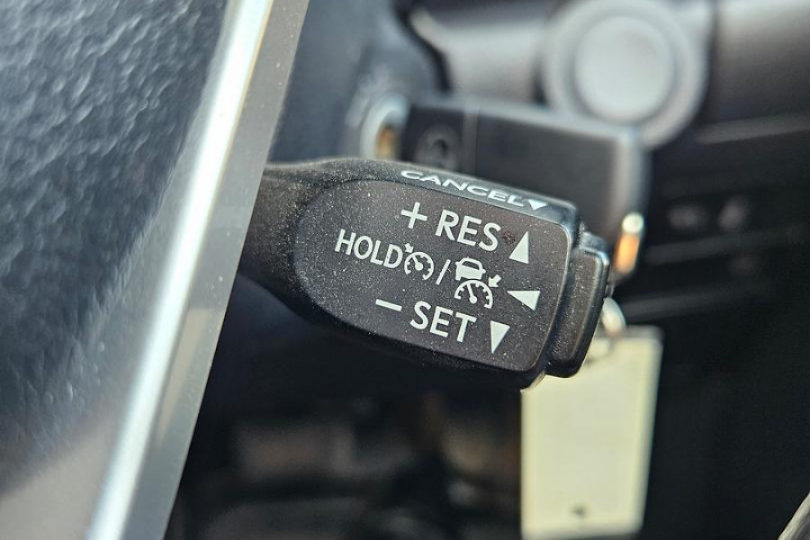 2022 Toyota HiLux GUN126R SR Double-Cab Cab-Chassis Image 38