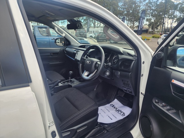 2024 Toyota HiLux 2L46590EU SR Ute Image 8