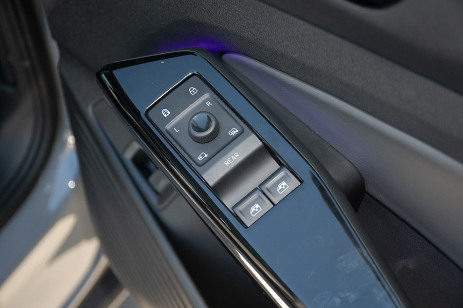 2025 Volkswagen ID. 5 E2 Pro SUV Image 17