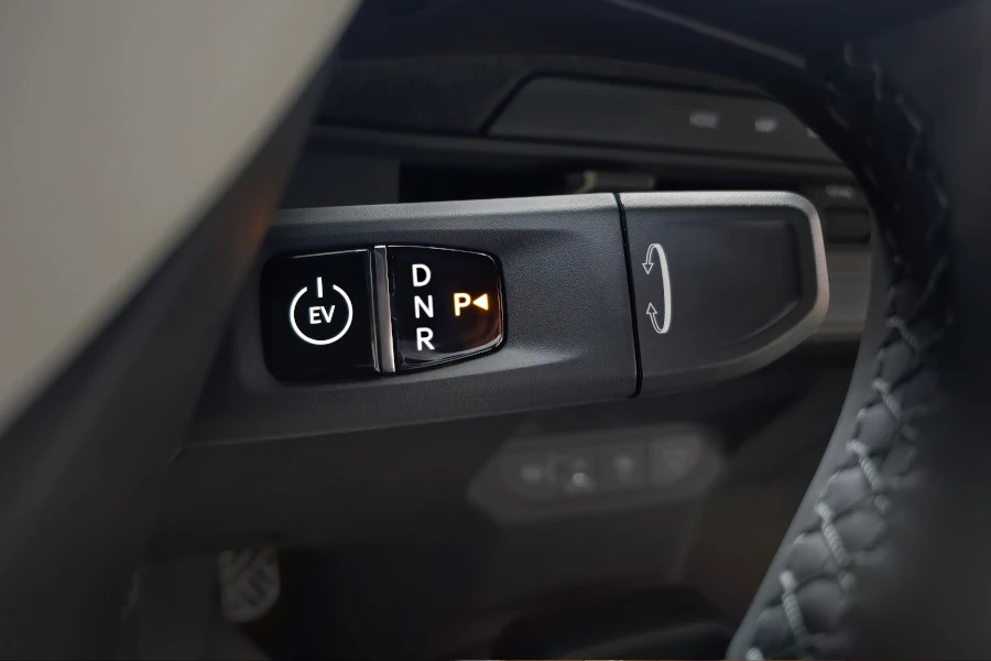 Column type gear shifter