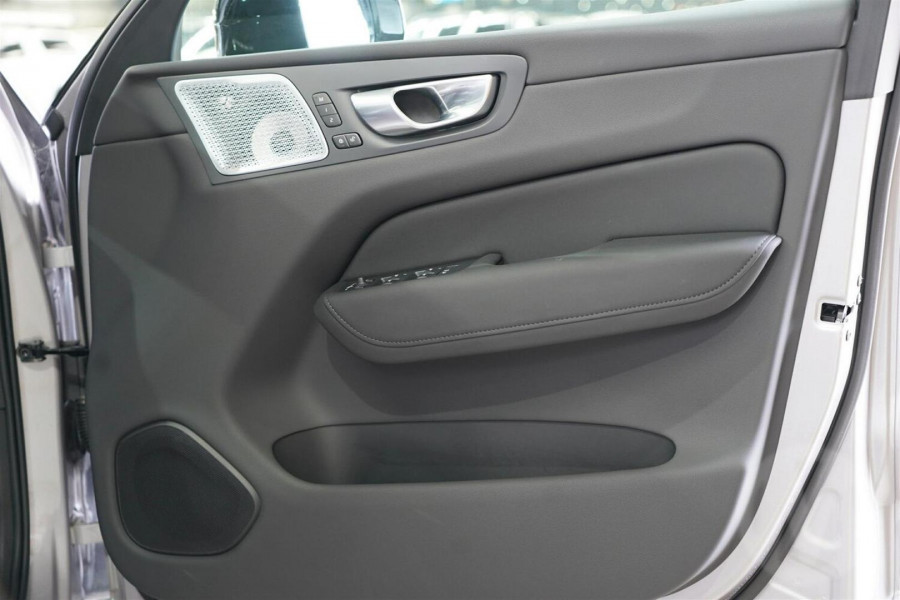 2025 MY26 Volvo XC60 UZ Ultra B5 Dark SUV Image 7