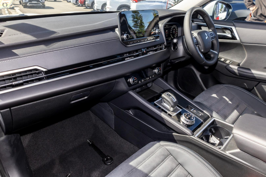 2025 MY24 Mitsubishi Outlander ZM Aspire SUV Image 7
