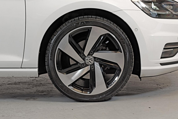 2018 Volkswagen Golf 7.5 110TSI Highline Wagon image 20