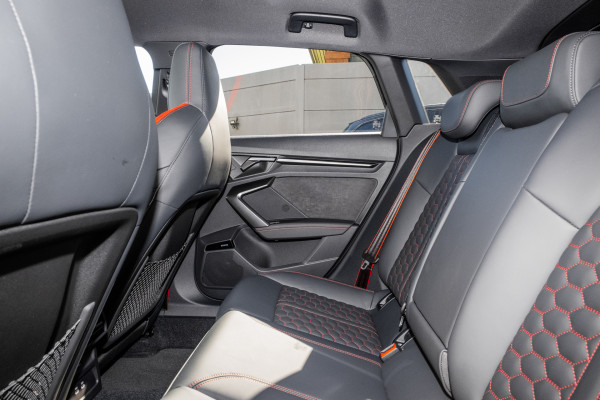 2025 Audi RS 3 GY  Hatch image 9