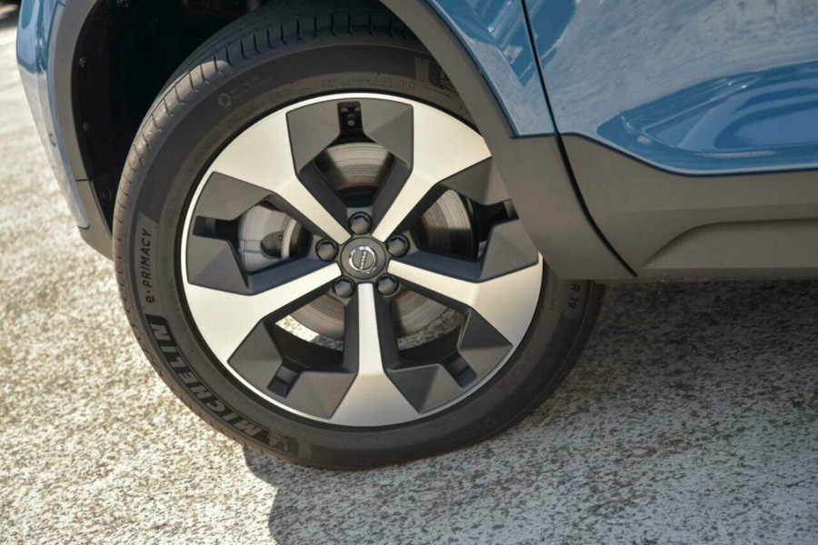 2024 MY25 Volvo XC40 XZ Ultra B4 Bright SUV Image 23