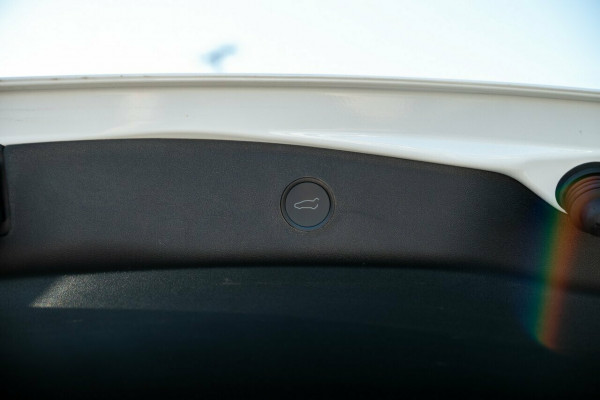2021 Tesla Model 3  Standard Range Plus Sedan Image 9