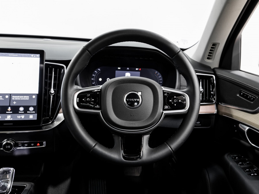 2025 Volvo XC90 L Series Ultra B5 Bright SUV Image 16