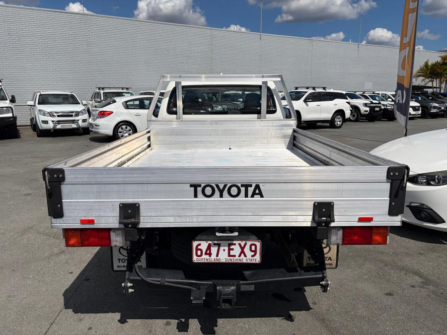 2022 Toyota HiLux TGN121R WorkMate Cab Chassis Image 7