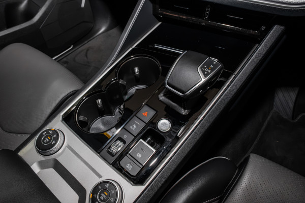 2022 Volkswagen Touareg CR 210TDI R-Line SUV image 17