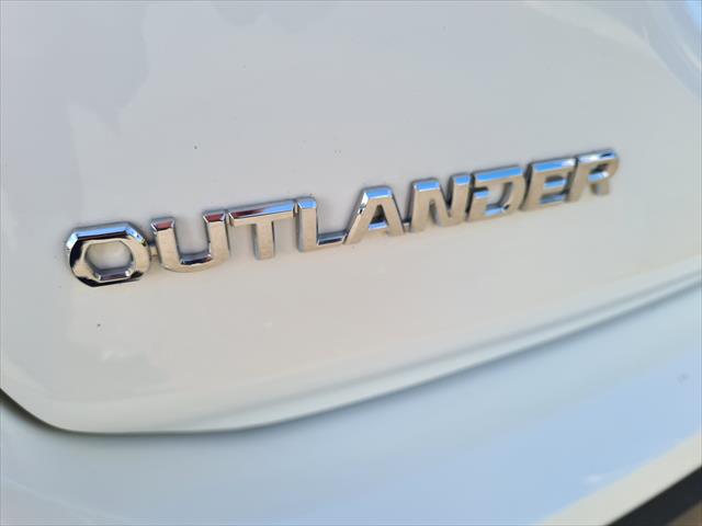 2019 Mitsubishi Outlander ZL LS SUV Image 9