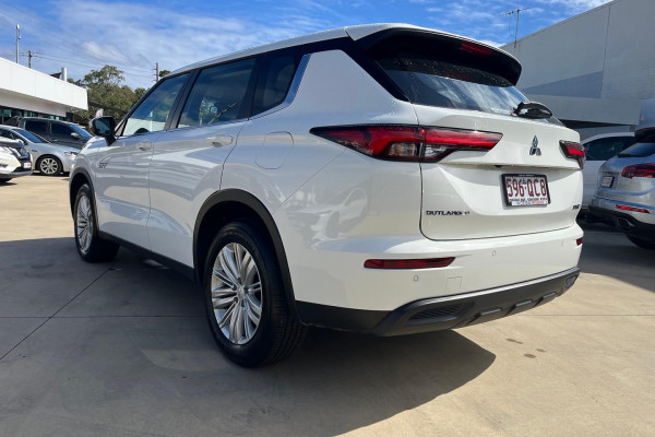 2025 MY24 Mitsubishi Outlander ZM PHEV ES SUV Image 5