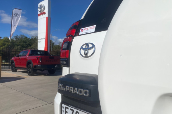 2018 Toyota LandCruiser Prado GDJ150R GXL SUV Image 25