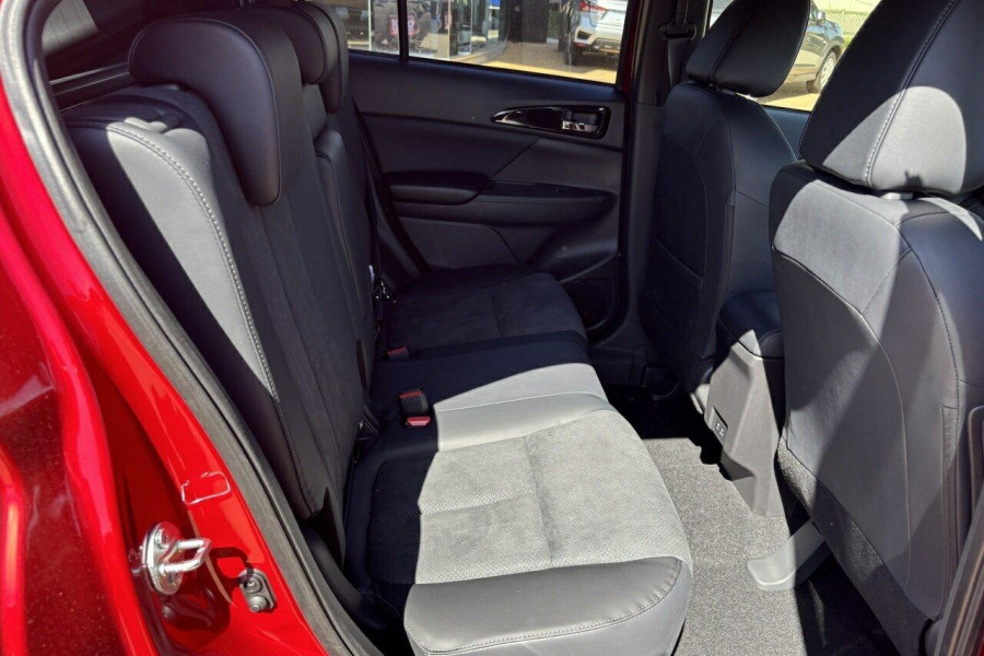 2024 Mitsubishi Eclipse Cross YB Black Edition SUV Image 11