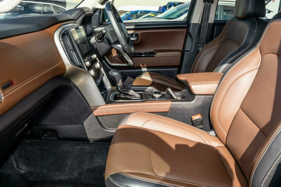 2023 Mahindra Scorpio  Z8L SUV Image 10