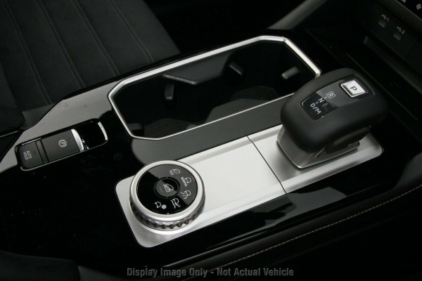 2026 Mitsubishi Outlander ZM Black Edition SUV Image 11