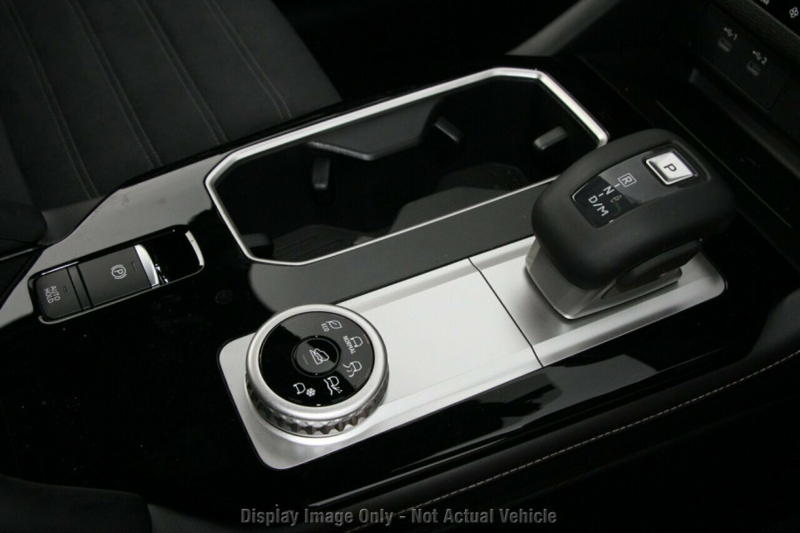 2026 Mitsubishi Outlander ZM Black Edition SUV Image 11