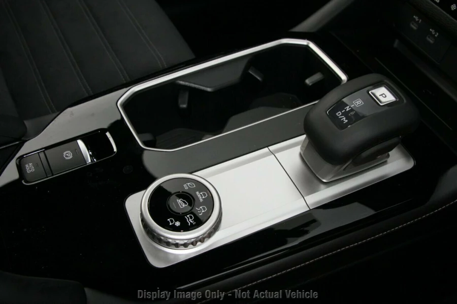 2026 Mitsubishi Outlander ZM Black Edition SUV Image 11
